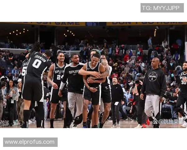 圣诞大战精彩上演马刺与公牛的巅峰对决引发球迷热议